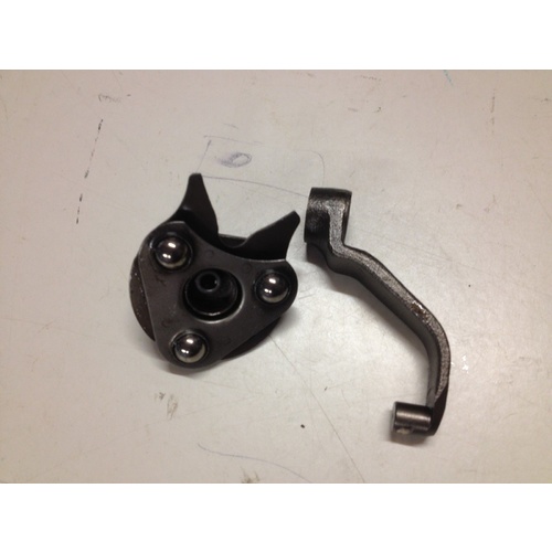 HONDA CT 110 POSTIE CLUTCH ACTUATOR ARM AND CAP PLATE