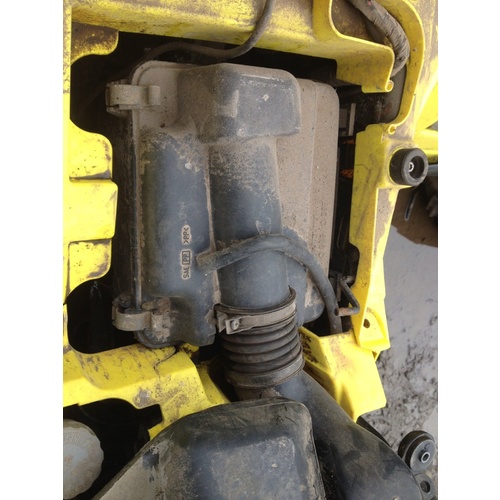 SUZUKI VINSON 500 AIR BOX ASSEMBLY WITH DUCTS - HOSES  ATV  WRECKERS