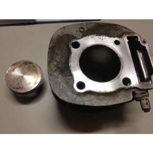 POLARIS MAGNUM 325 CYLINDER AND PISTON / RINGS ,   BARREL JUG