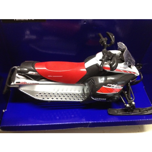 YAMAHA SNOWMOBILE  MODEL DIECAST 1:12 SCALE SNOW WINTER FX NYTRO