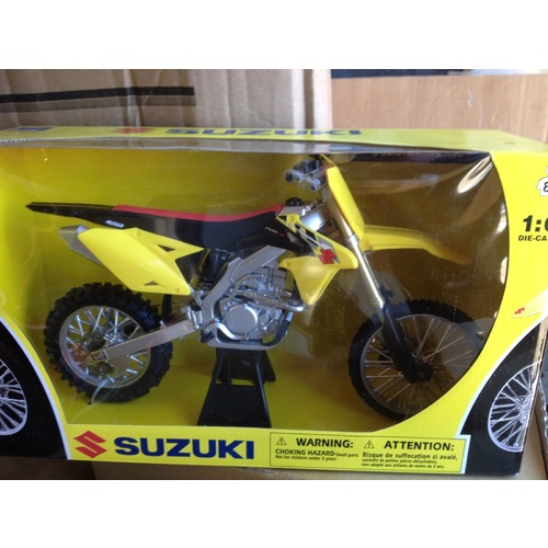 SUZUKI RMZ 450 2014 TOY MODEL DIECAST 1:6 SCALE 