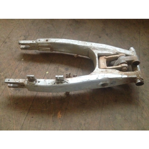 YAMAHA TTR 250 REAR SWING ARM - SUSPENSION LINKAGE 1997