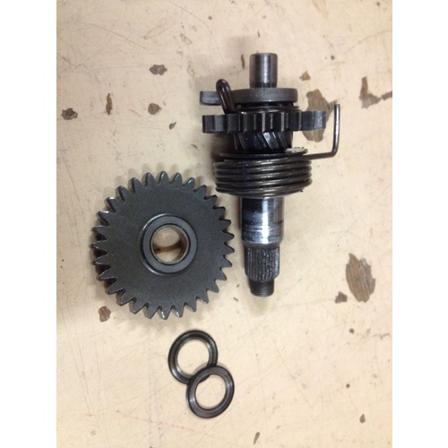 YAMAHA DT 200 KICK START SHAFT & IDLE GEAR   WRECKING MOST PARTS AVAILABLE 