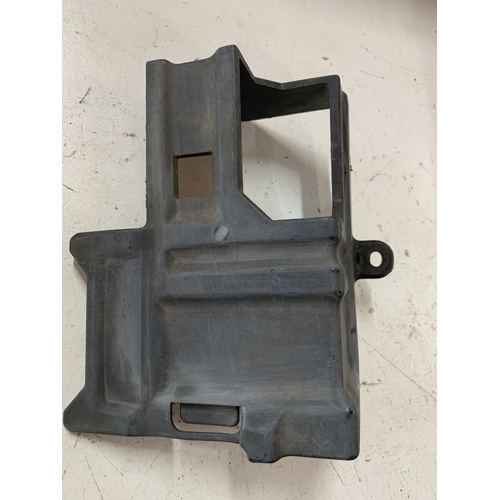 YAMAHA YFM 200 225 250 350 MOTO 4 BIG BEAR 4X4 BATTERY BOX / COVER PLASTIC CLAMP