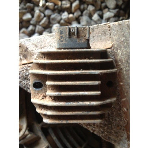 YAMAHA GRIZZLY 600 YFM 4x4 REGULATOR 12 VOLT RECTIFIER REG VOLTAGE