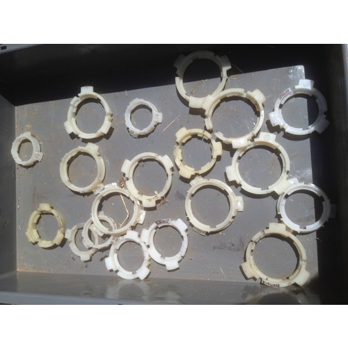 PTO  SHAFT COV ERS CLIPS