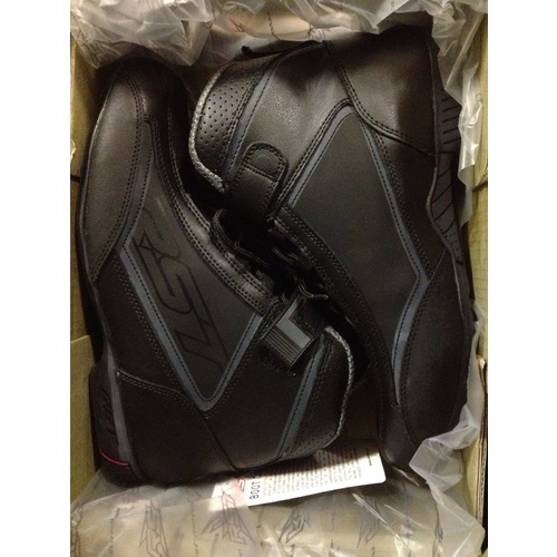 RST STUNT  ROAD BIKE SPORT BOOTS , VERY COMFORTABLE  EURO SIZE 42 UK 8
