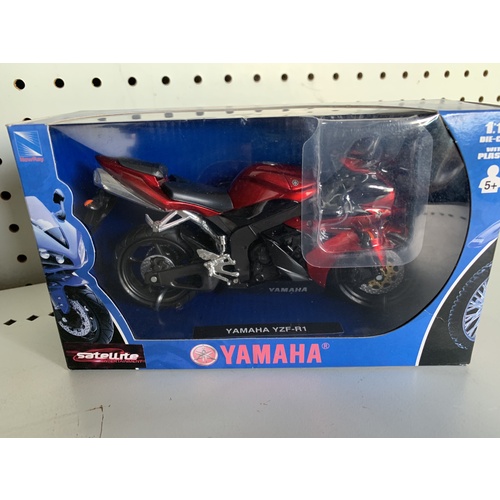 YAMAHA RED / MAROON  R1  TOY MODEL  DIECAST  1:12 SCALE