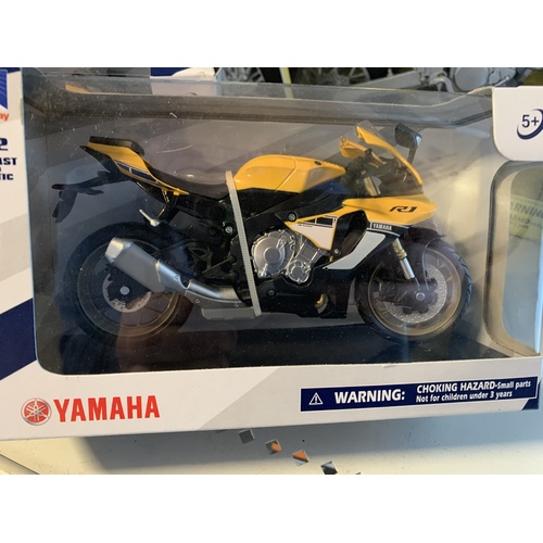 YAMAHA YELLOW 2016  R1  TOY MODEL  DIECAST  1:12 SCALE 2016